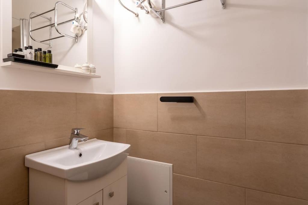 Practical 1Br Flat By Center By Hm Daire Viyana Dış mekan fotoğraf