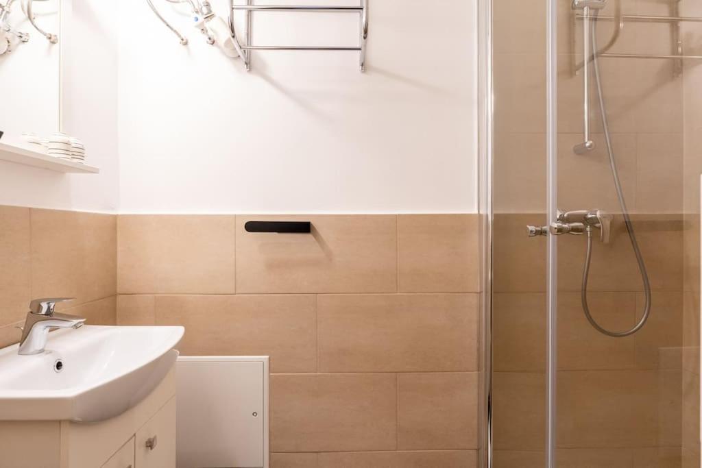 Practical 1Br Flat By Center By Hm Daire Viyana Dış mekan fotoğraf